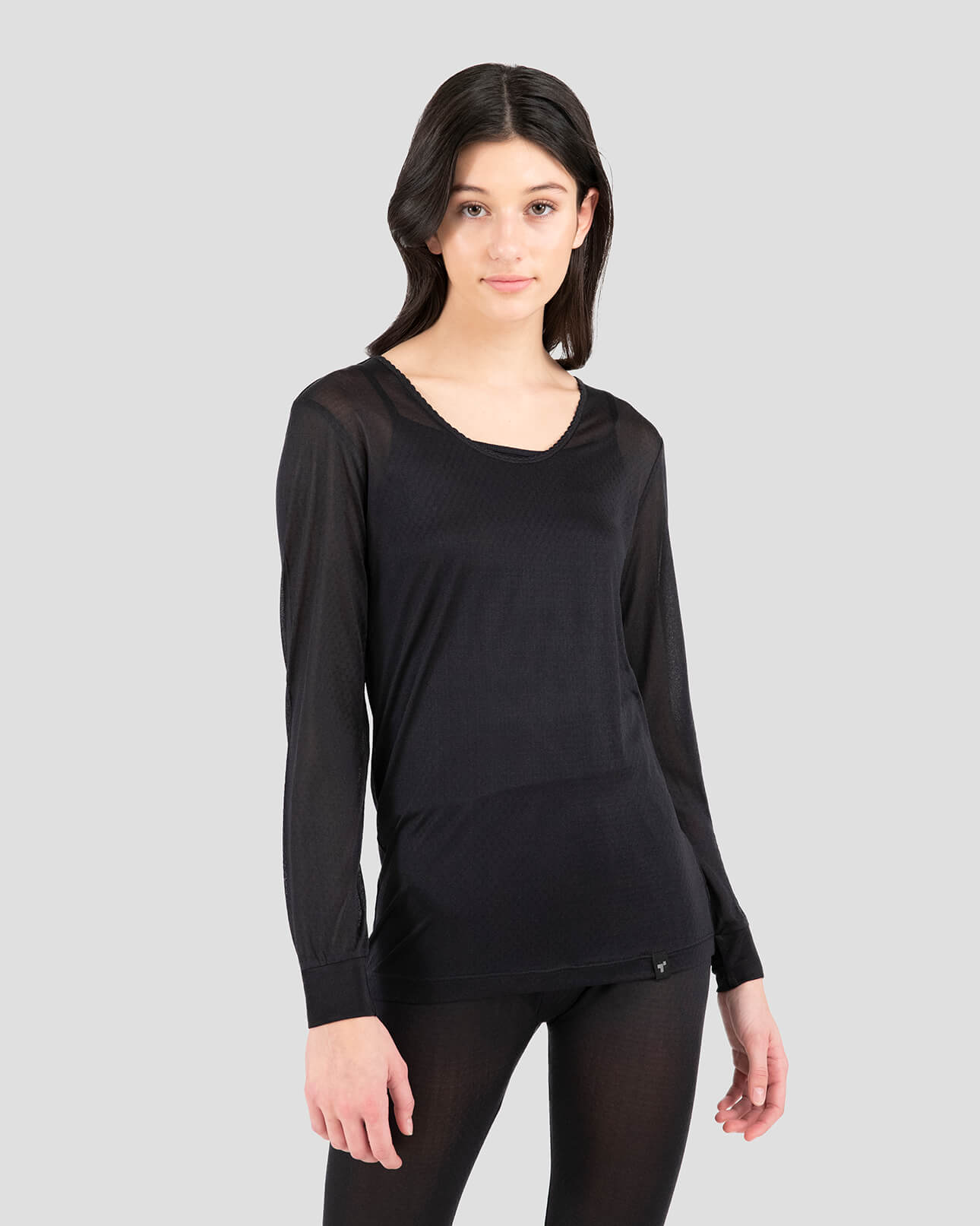 Women's Thermasilk Heritage Scoop | Color: Black