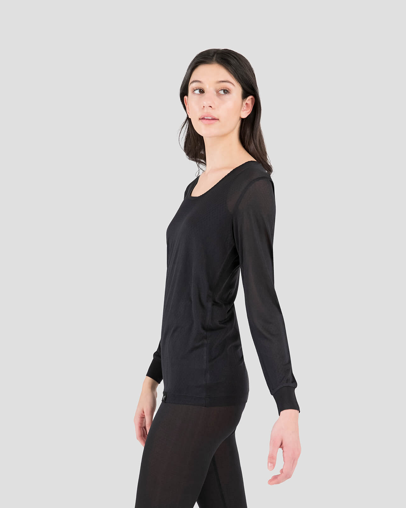 Women's Thermasilk Heritage Scoop | Color: Black