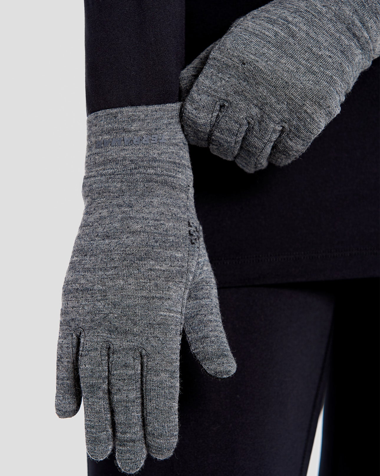 Women's Midweight Ultra Merino Wool Glove Liners | Color: Charcoal Heather