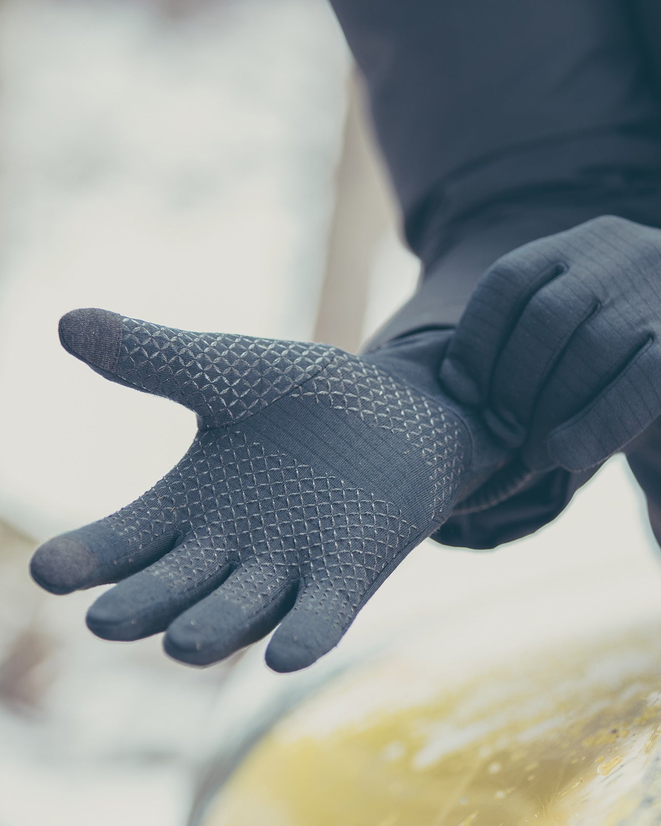 Ecolator® Heavyweight Performance Glove Liners | Color: Black