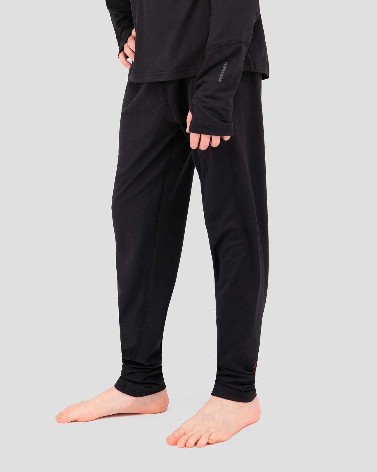 Kids' Thermolator® Midweight Performance Baselayer Pants | Color: Black