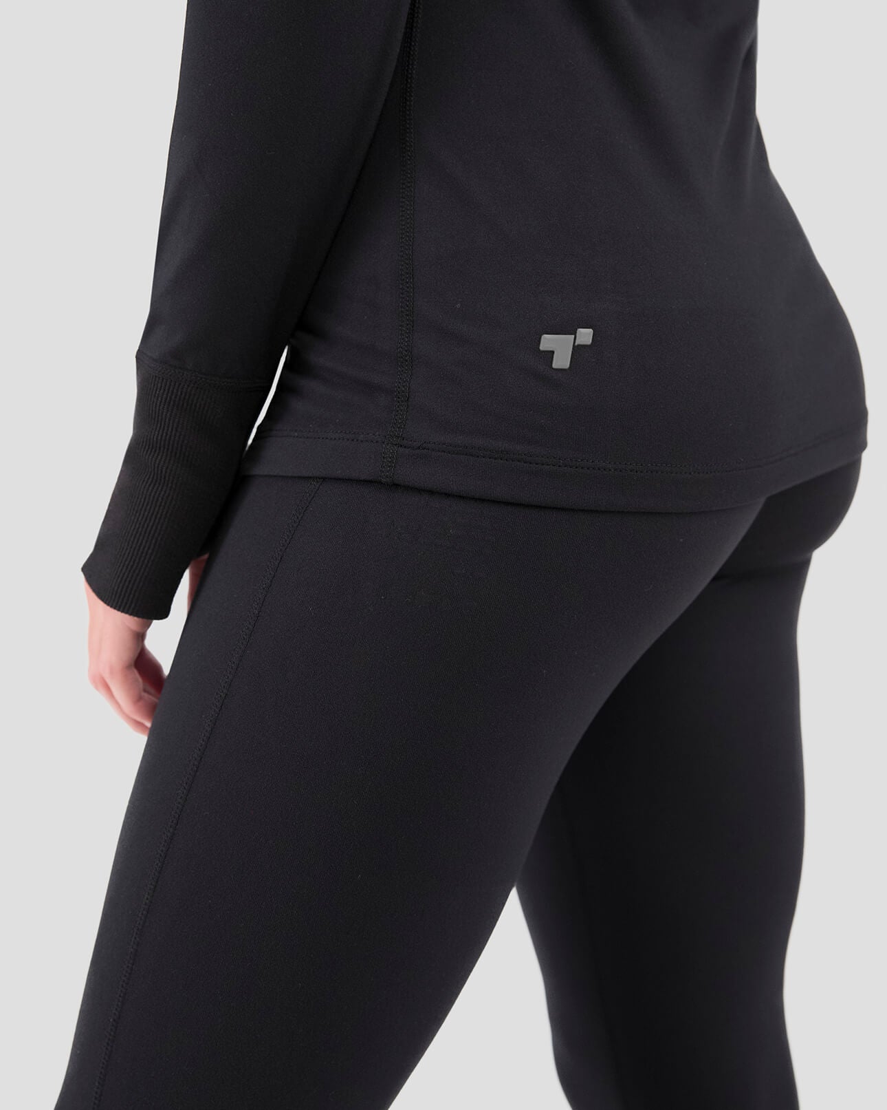 Women's Cloud Nine Midweight Performance Baselayer Scoop Shirt | Color: Black |  #color_black