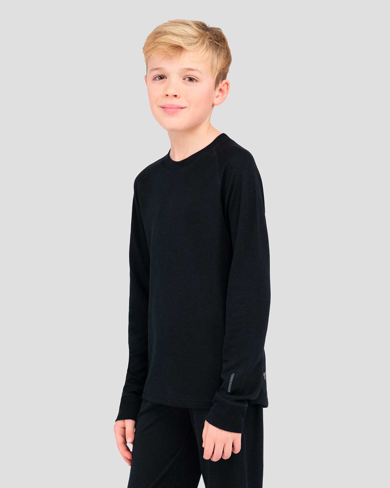 Kids' Thermapeak® Heritage Midweight Thermal Crew Shirt | Color: Black