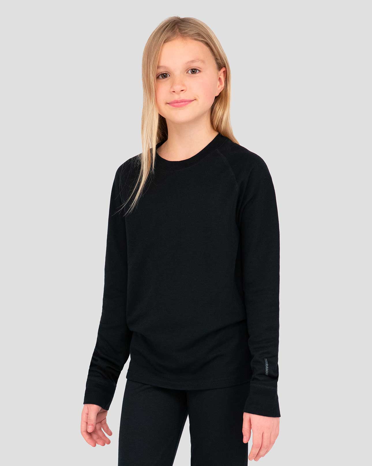 Kids' Thermapeak® Heritage Midweight Thermal Crew Shirt | Color: Black