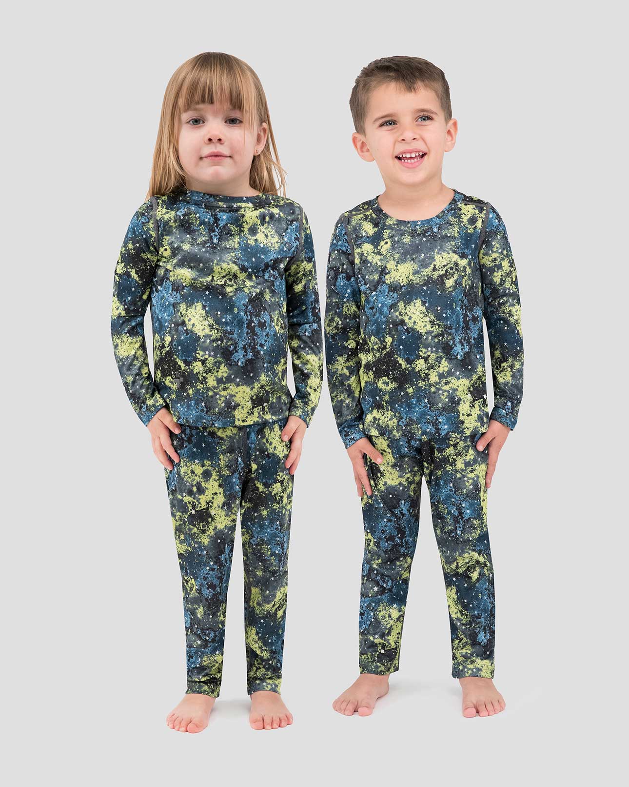 Kids' Free Ride Heritage Midweight Thermal Baselayer 2-Piece Set | Color: Speedy Galaxy